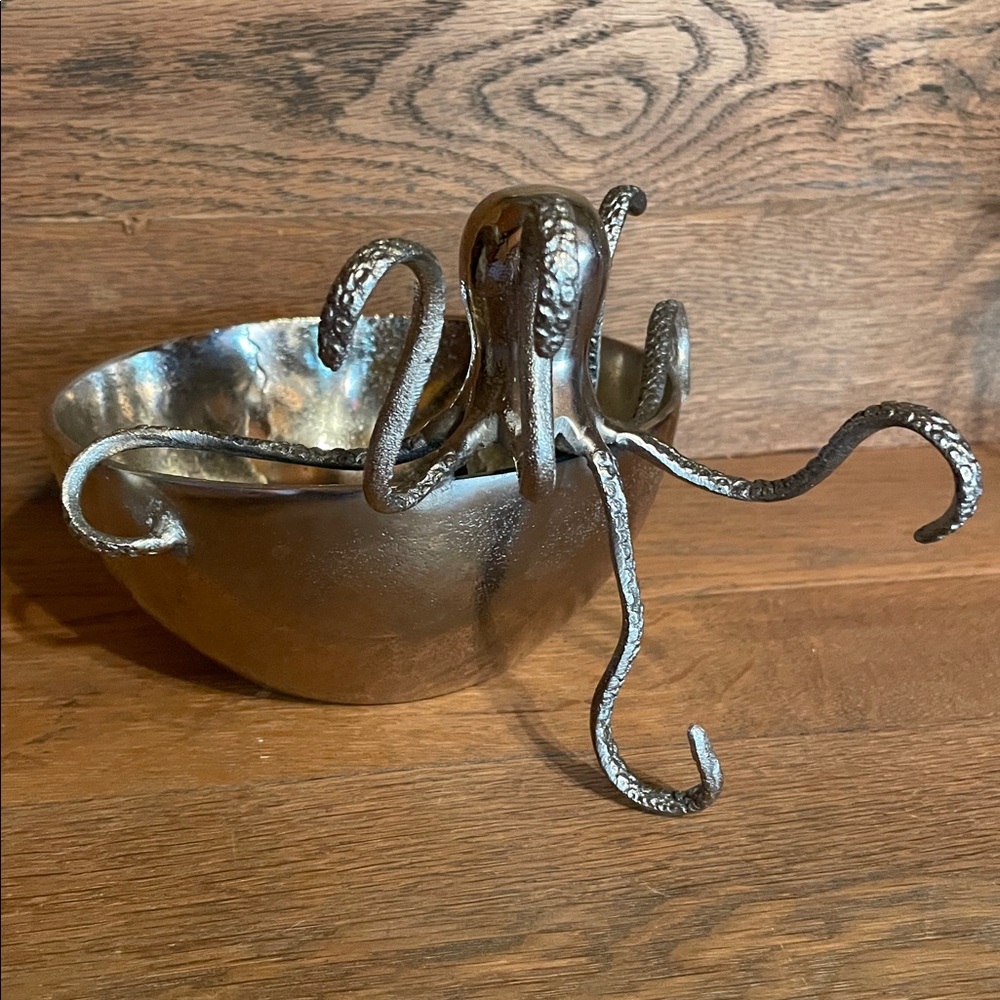 MUD PIE OCTOPUS SERVING BOWL🐙 - Picture 5 of 10